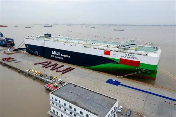 上汽向上 昂首挺胸